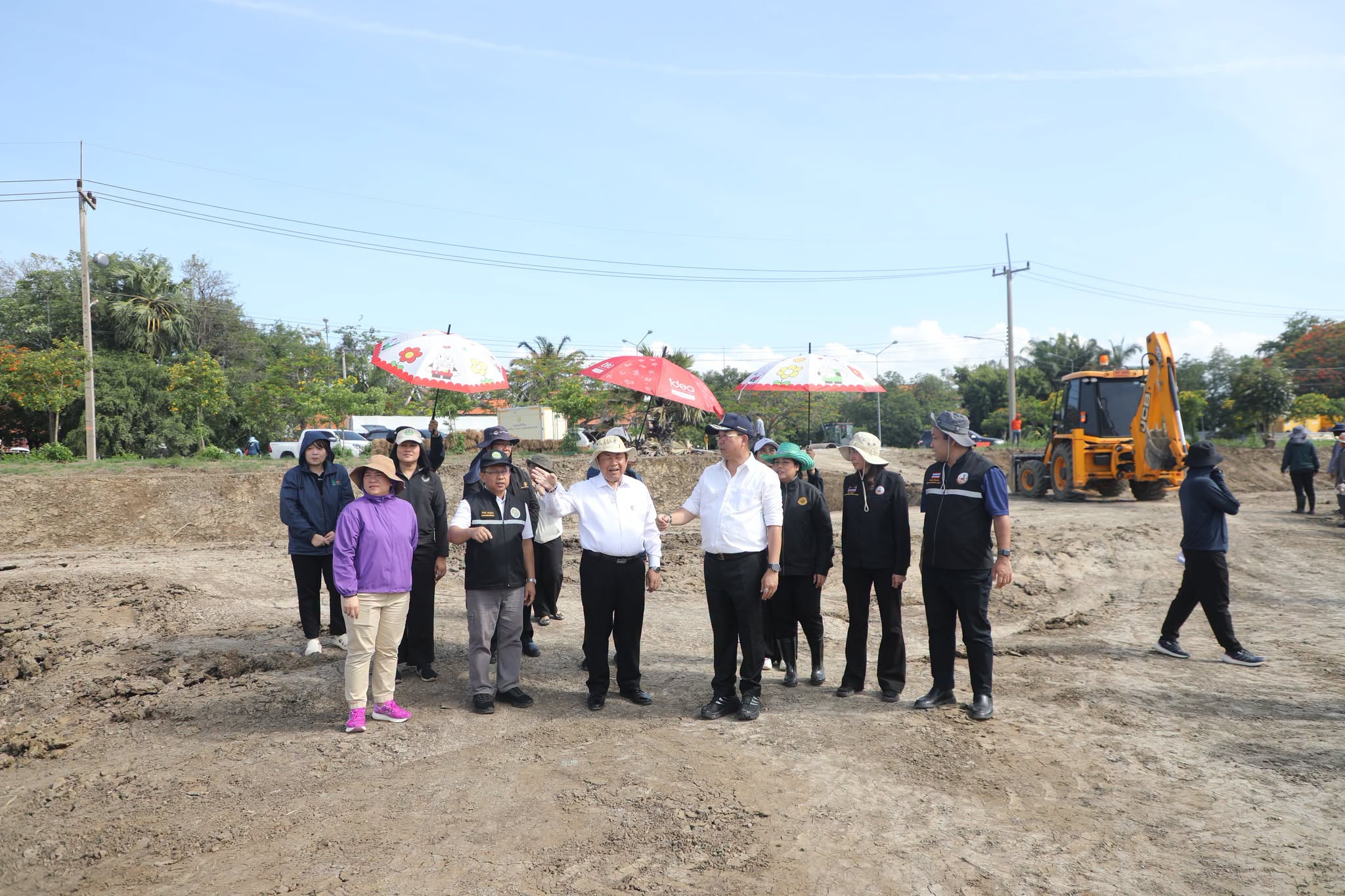 title - ส.ป.ก. ลงพื้นที่ตรวจความพร้อม เตรียมจัดงานจิตอาสาพัฒนาด้านการเกษตร ณ ศูนย์ศิลปาชีพบางไทร